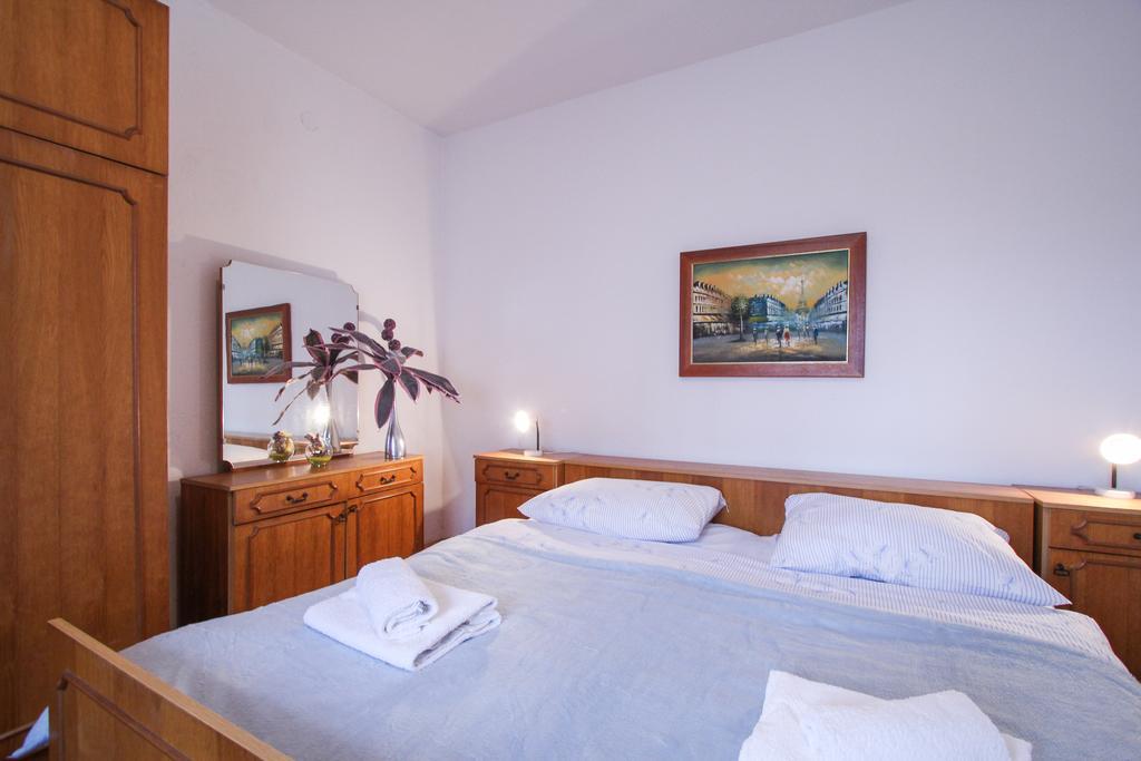 Apartment Cvita Trogir Cameră foto